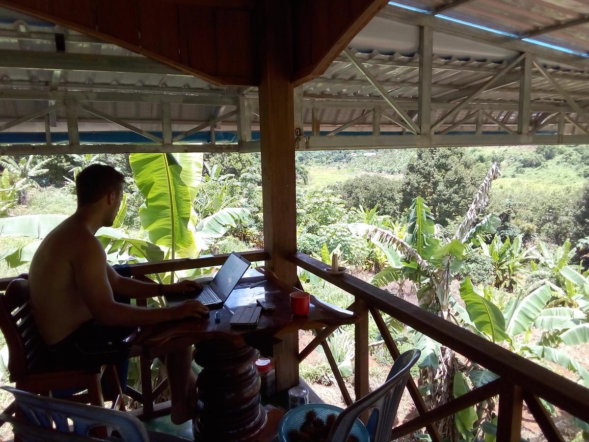 Mr Pov Home Stay Banlung Eksteriør billede