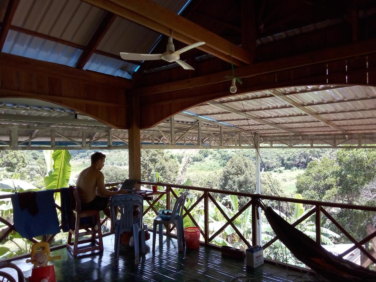 Mr Pov Home Stay Banlung Eksteriør billede