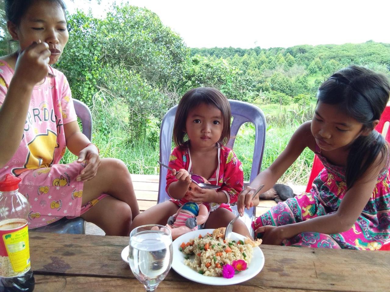 Mr Pov Home Stay Banlung Eksteriør billede